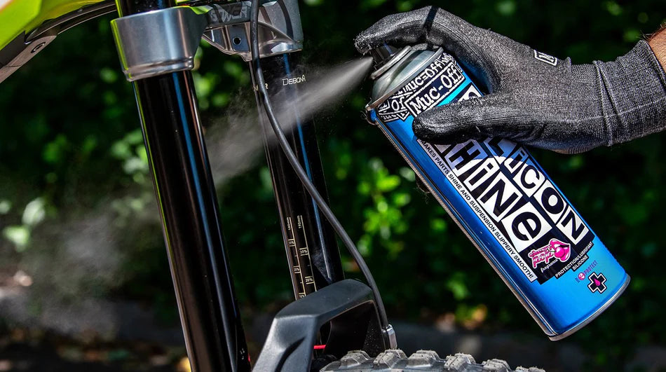 MUC-OFF silicon shine cycle 500ml op de voorvork