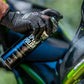 Muc-Off Speed Polish 400ml - hier het inspuiten van het frame van de motor