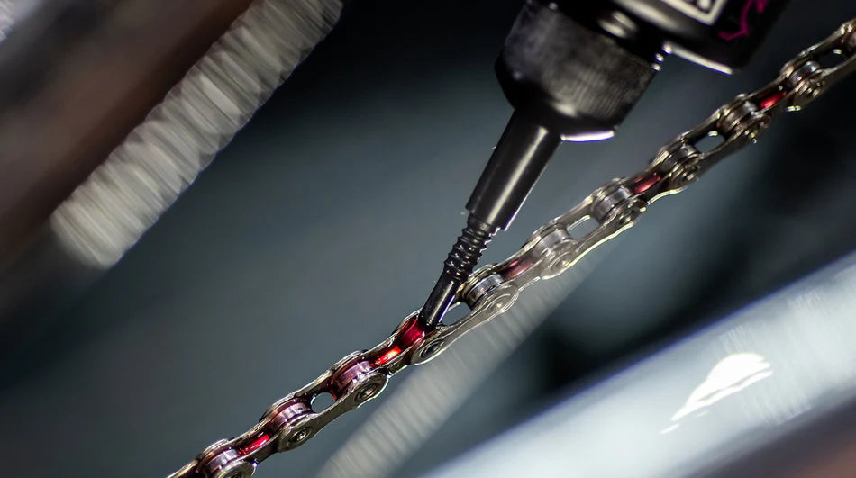 Muc-Off C3 Ceramic Lube  – netjes tussen de schakels