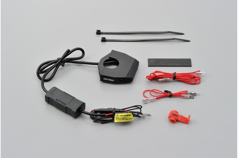 DAYTONA Slim USB-A motorlader – alle onderdelen uitgestald
