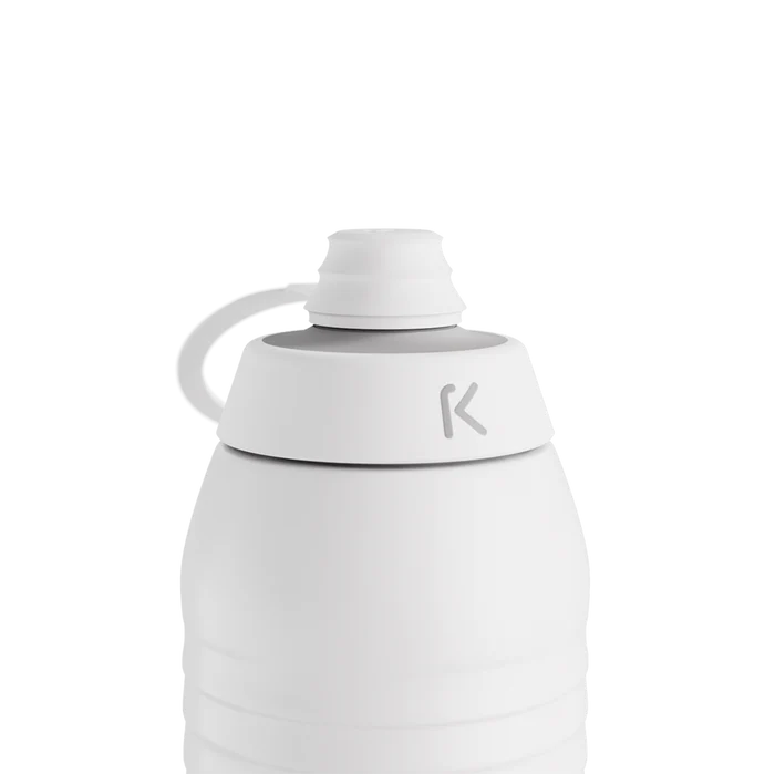 KEEGO Beschermkap titanium white op de bidon