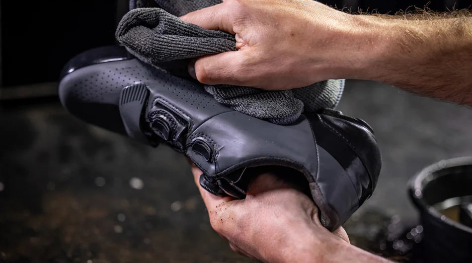 Muc-Off Premium Bike Shoe Cleaner (250ml) - na sprayen uit poetsen