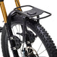 AEROE SPIDER FRONT RACK GEMONTEERD MET EEN PANNIER