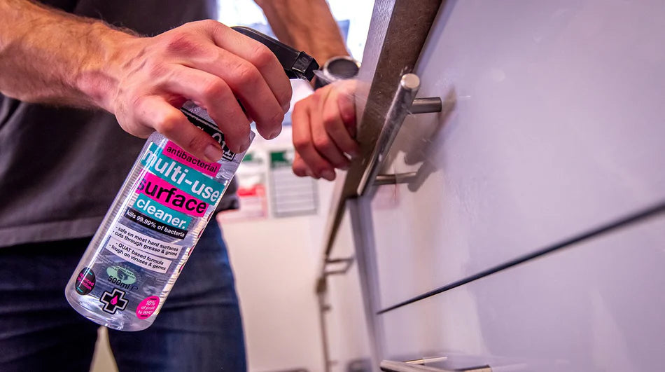 MUC-OFF Antibacterial Multi Use Surface Cleaner 500ml – ook voor de keukenlade te ontsmetten
