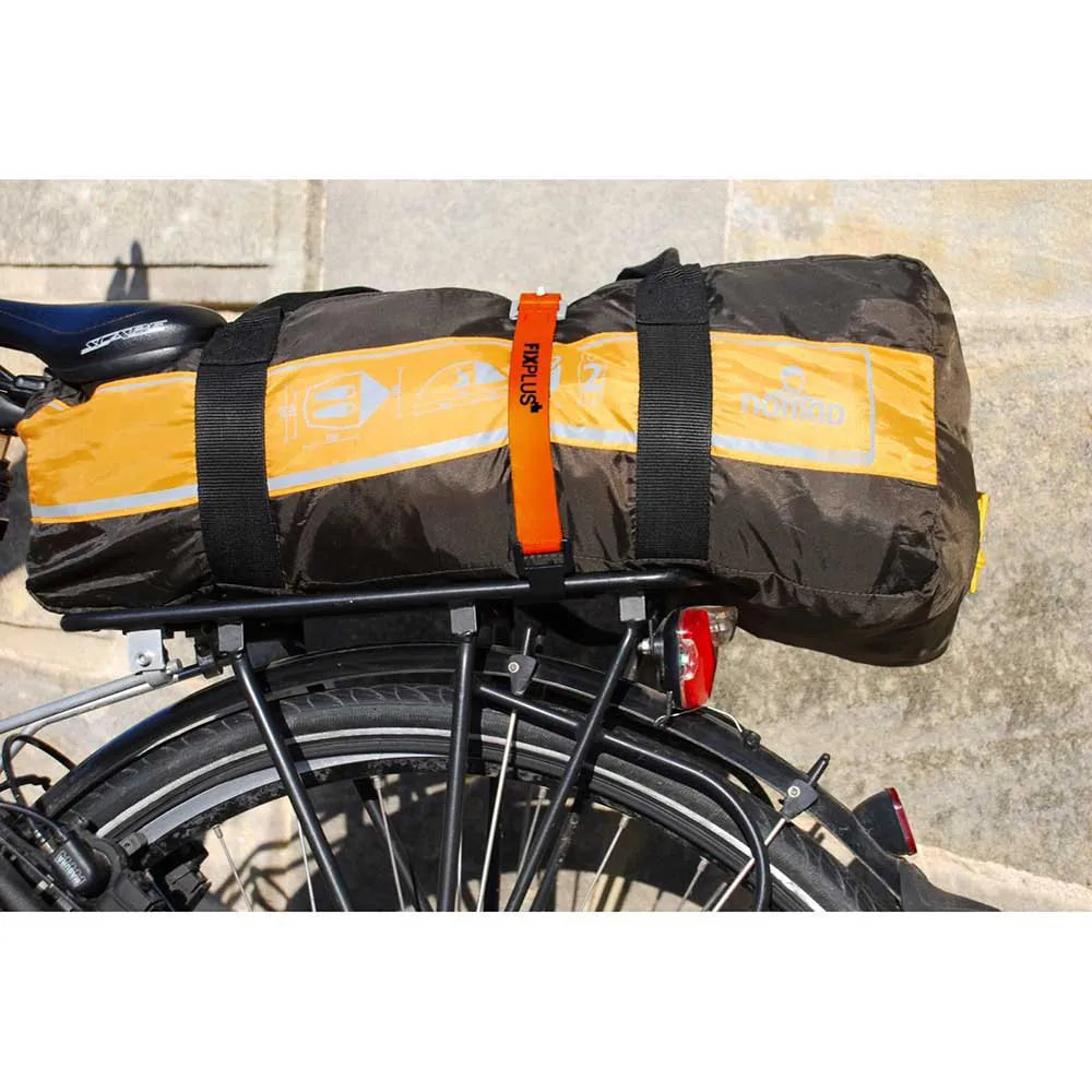 FIXPLUS spanband bevestigd op fiets bagagedrager met bagage