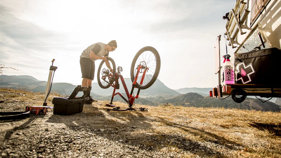 MUC-OFF ultimate care kit bicycle handig voor onderweg