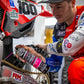 Muc-Off Off Road All-Weather Chain Lube 400ml spuitbus makkelijk op de ketting te spuiten