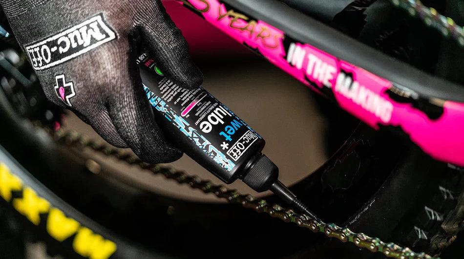 Muc-Off eBike Clean, Protect & Lube Kit Wet - fietsketting smeren met de lube