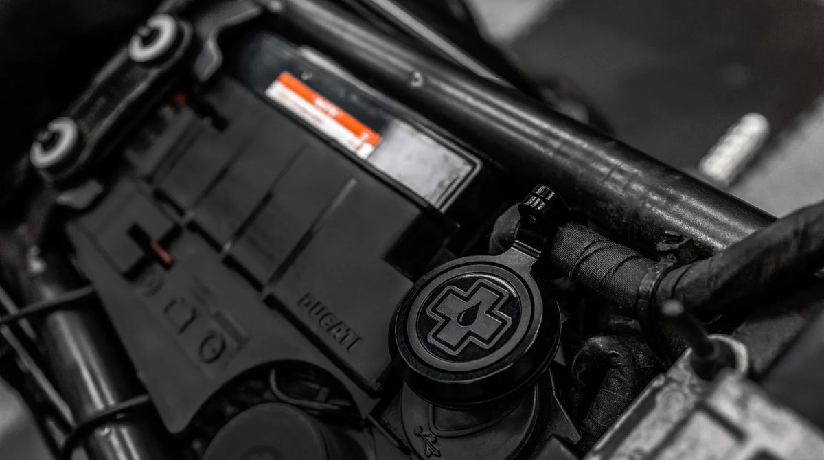 MUC-OFF airtag holder GEPLAATS BIJ DE ACCU
