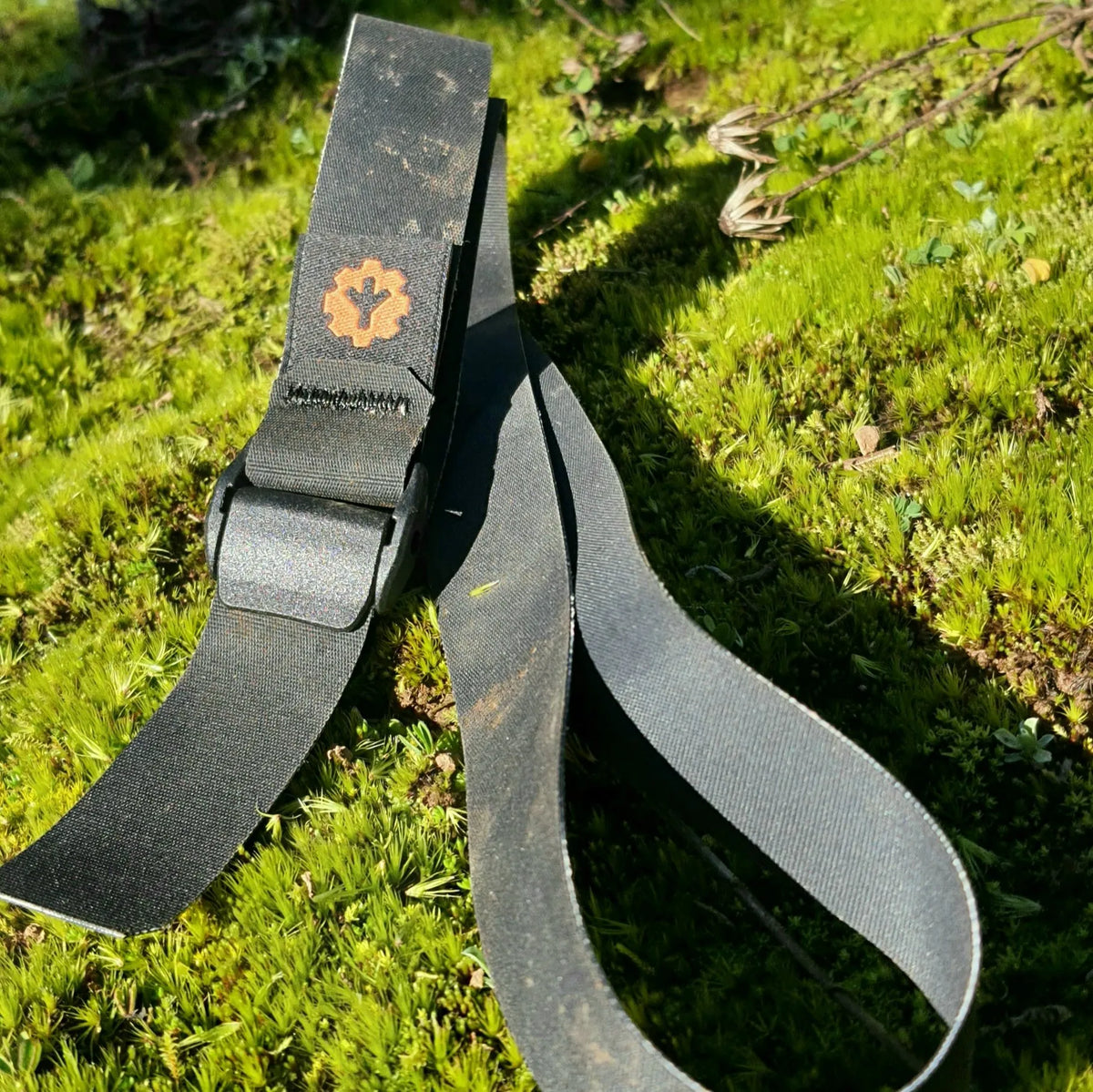 CHOIKE Strap - liggend in het gras