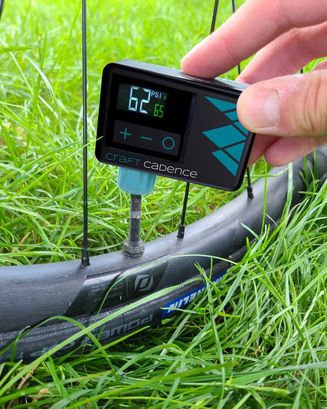 Craft Cadence E-Mini Pump Pro  - in gebruik op een wielren band