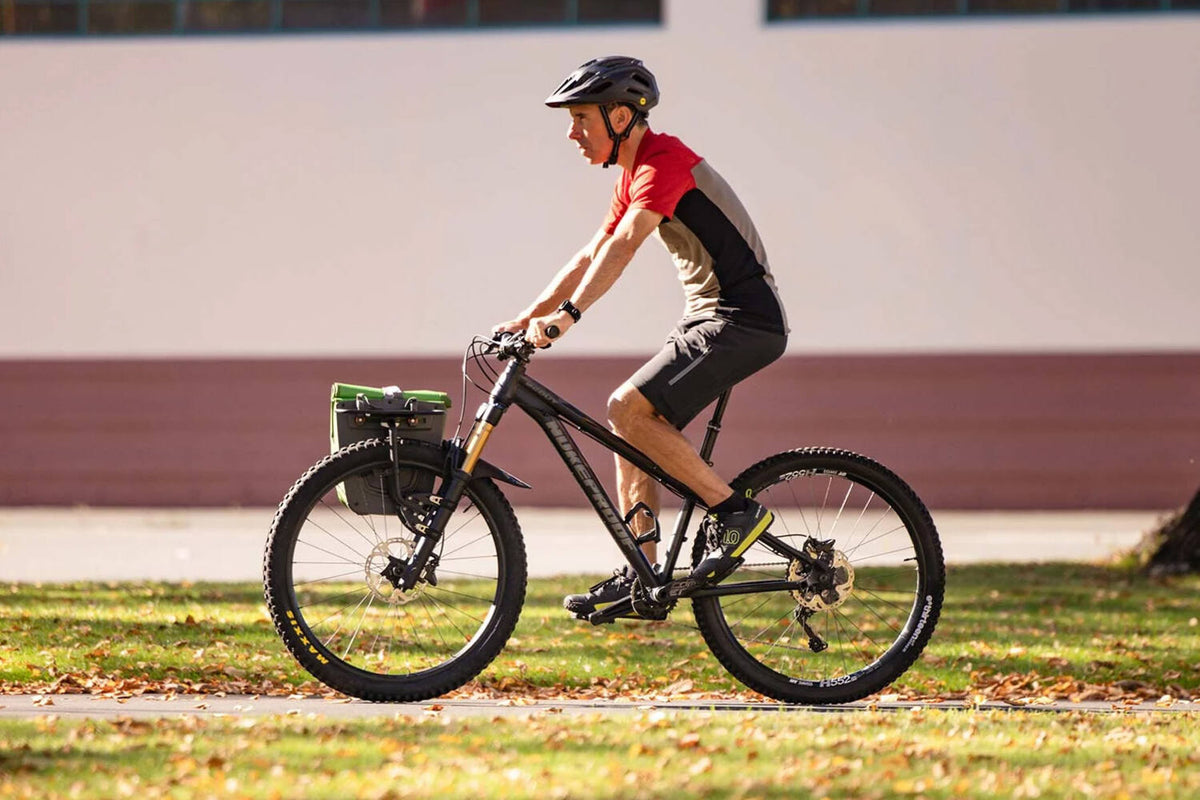 AEROE SPIDER FRONT RACK MET EEN PANNIER EN 1 FIETSTAS