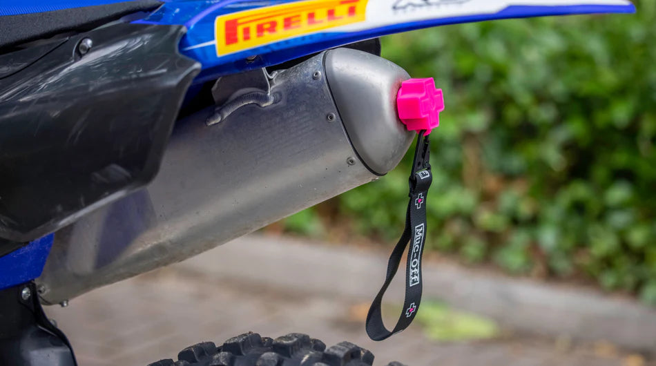 MUC-OFF EXHAUST BUNG in de demper