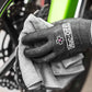 MUC-OFF Mechanics Gloves wassen van de motor