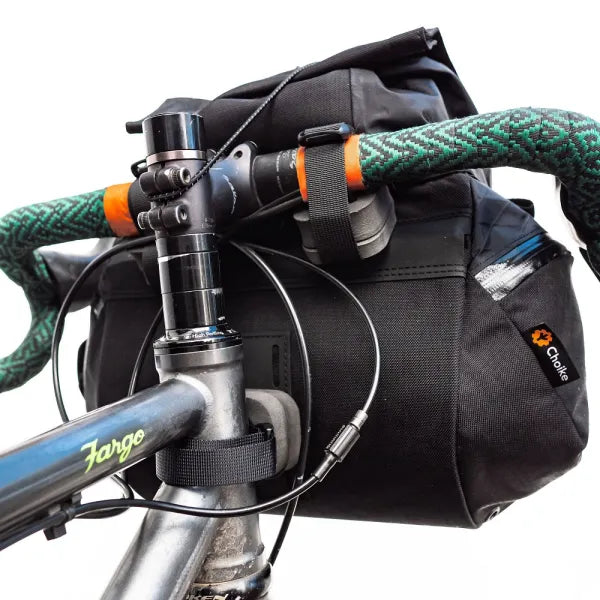 CHOIKE Randobag gemonteerd op stuur echterzijde tas
