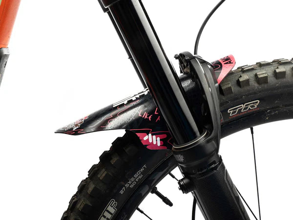 AMS x Red Bull Rampage Mud Guard geplaatst en zijaanzicht