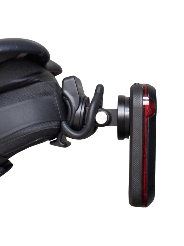 Craft Cadence Radar Mount aan een zadeltas met lamp