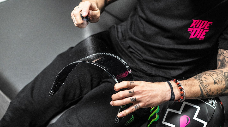 Muc-Off Helmet Visor and Goggle Cleaner - vizier schoonmaken