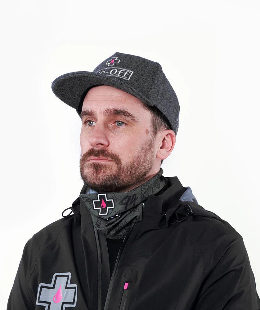 MUC-OFF Neck Gaiter - hier gewoon als halsdoek om