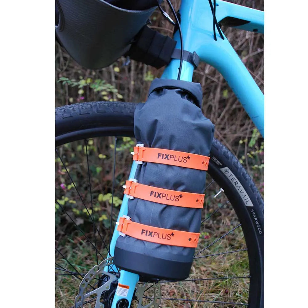 FIXPLUS Gear Tightener kunststof set - op vorkpoten met bagage en straps