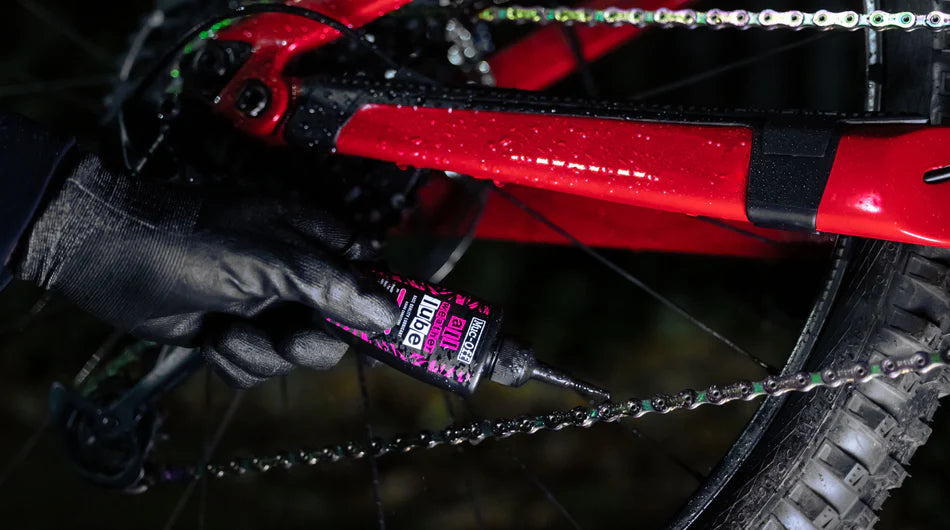 Muc-Off All-Weather Chain Lube goed in de schakels