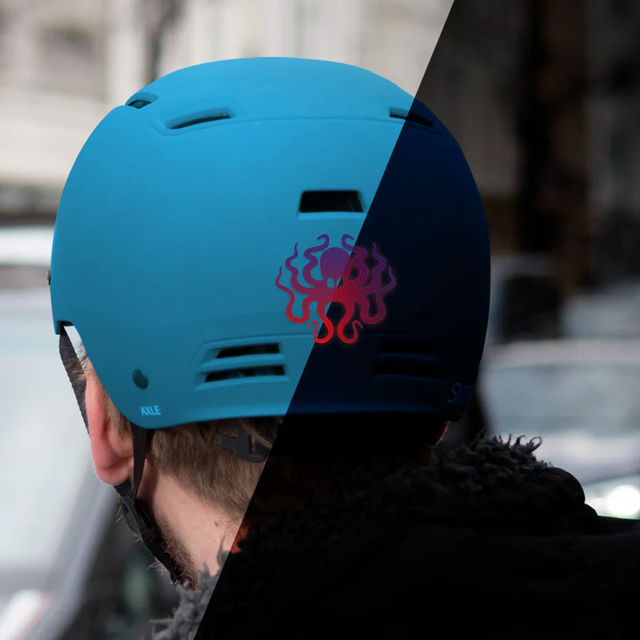 Reflective Berlin reflecterende stickers small voor kinderen kraken op een helm
