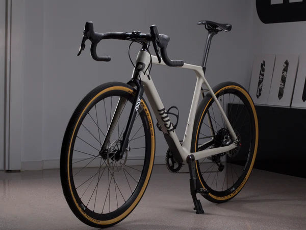 AMS Portable Bike Stand op de gravelbike