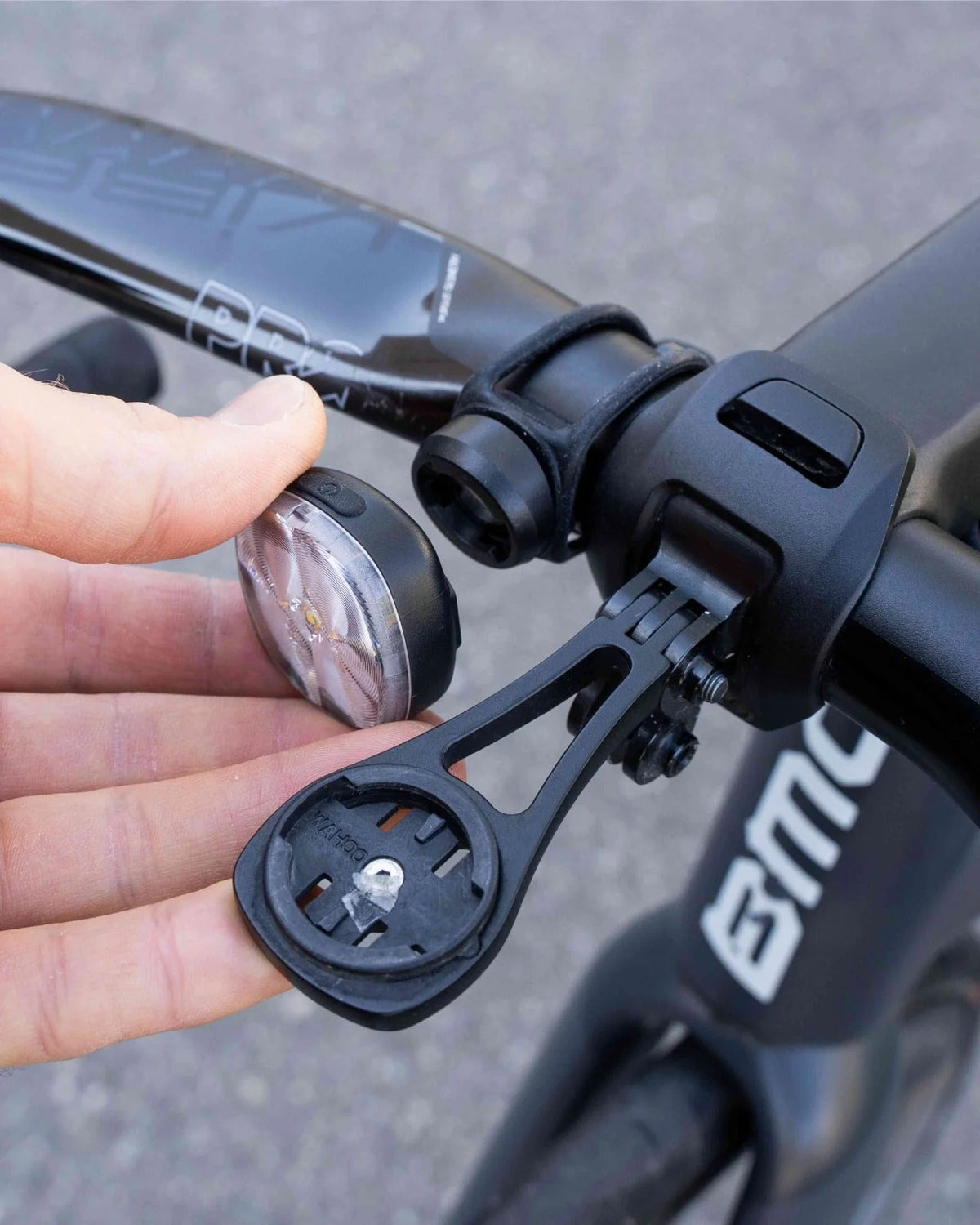 Craft Cadence Light Buds voorlicht vastplakken aan bevestiging
