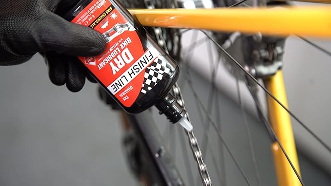FINISH LINE drivetrain kit drylube op de ketting smeren
