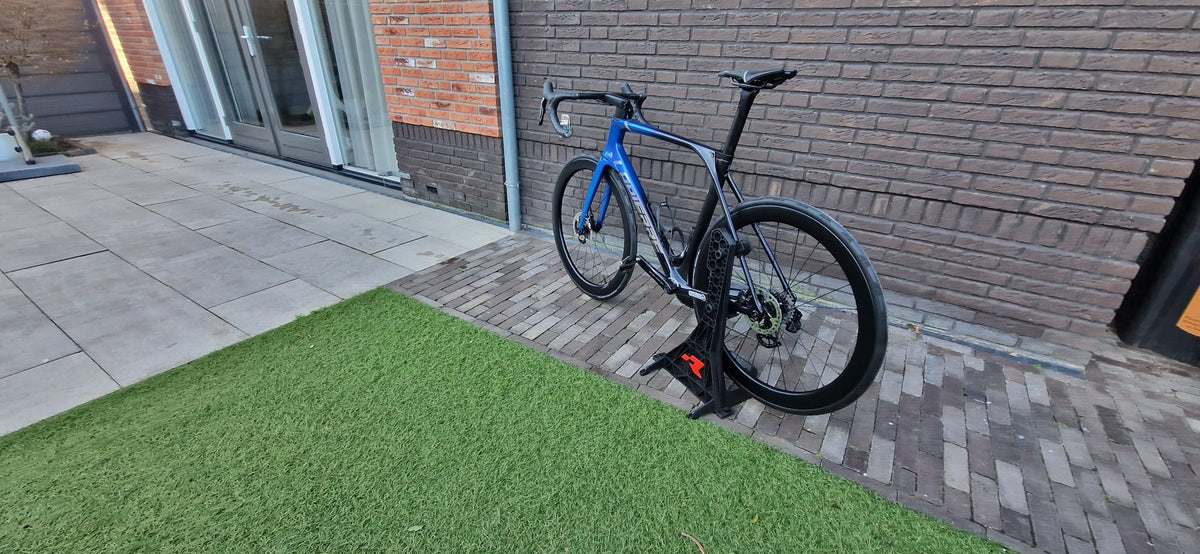 RACETECH R24 fietsstandaard bij een klant in gebruik