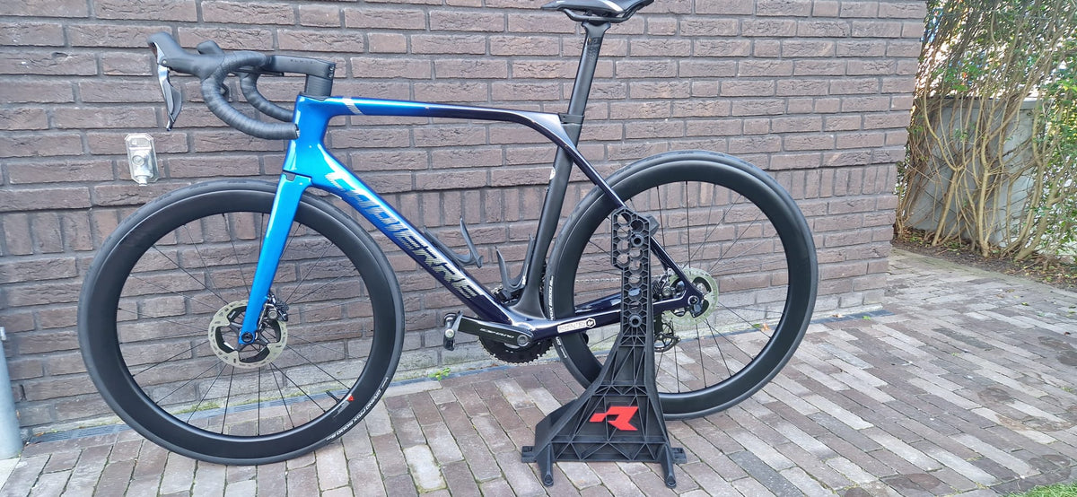 RACETECH R24 fietsstandaard bij een klnat met een gravelbike