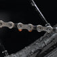 MUC-OFF CHAIN WAX CLEANER gespoten op de fiets ketting