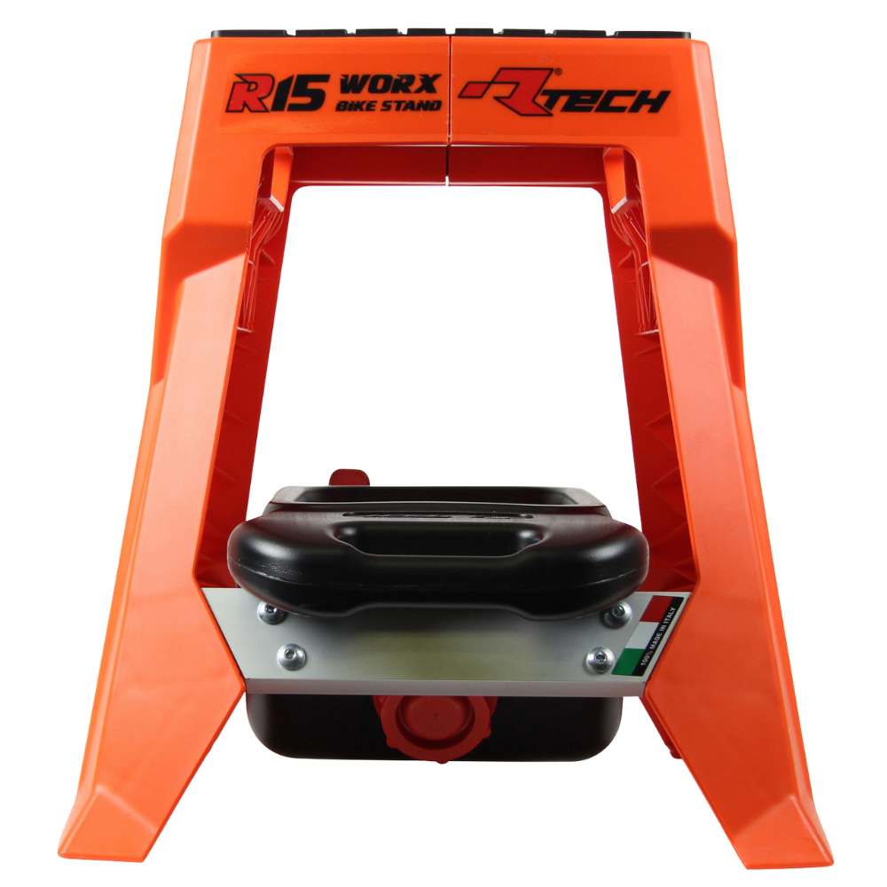 RTECH R15 Olie Opvangbak geplaatst onder de R15 bok