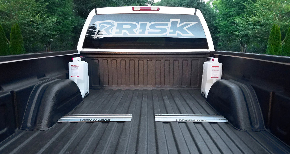 RISK RACING lock-n-load pro mounting plate - gemonteerd op de laadbodem van een truck
