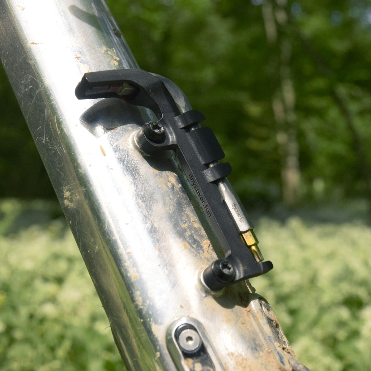 DAYSAVER carrier frame mount bevestigd op frame met de 8