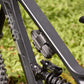 DAYSAVER cradle frame mount met een binnenband gemonteerd op een fietsframe
