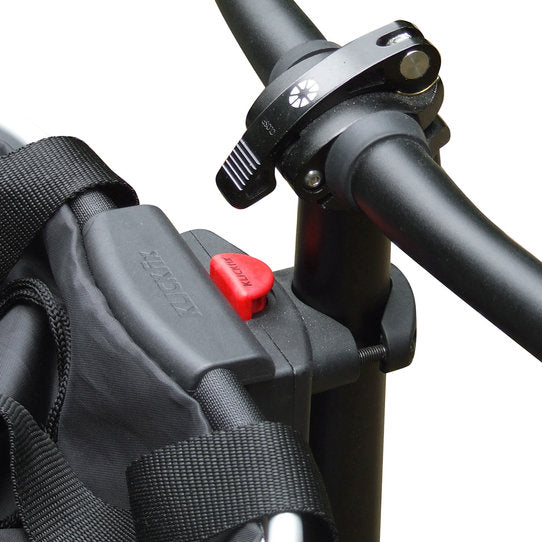 KLICKfix Stuuradapter Caddy - close up bevestiging op fiets