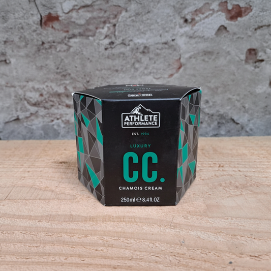 Muc-Off Luxury Chamois Cream 250ml pot – zadel crème voor fietsers en motorrijders hier in de showroom
