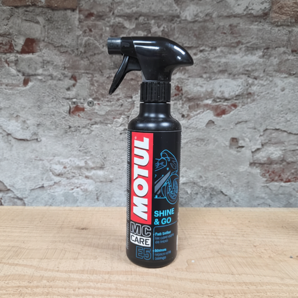 MOTUL MC Care E5 Shine & Go 400ml - kunststof polijst en glans spray voor motor lak en stroomlijnkappen