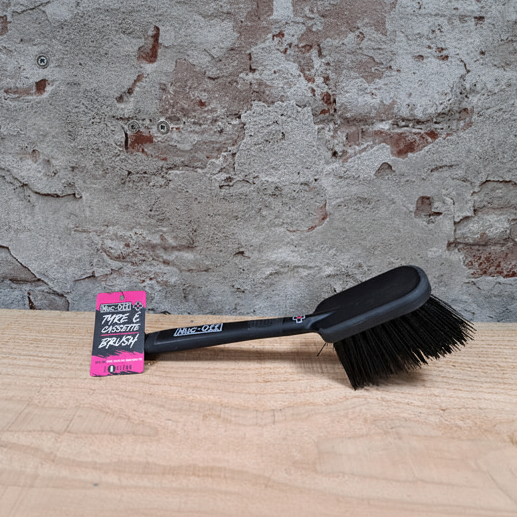Muc-Off Tyre & Cassette Brush - stijve nylon reinigingsborstel voor banden, velgen en cassettes
