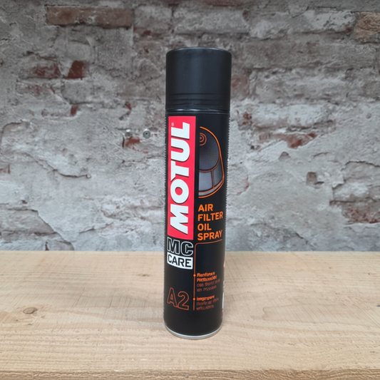 MOTUL MC Care A2 luchtfilter olie spray 400ml - hechtende schuimfilter olie voor motor en crossmotor