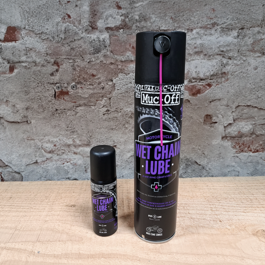 MUC-OFF Motorcycle Wet Weather Chain Lube 50ml en 400ml – kettingolie voor natte weersomstandigheden hier in de winkel