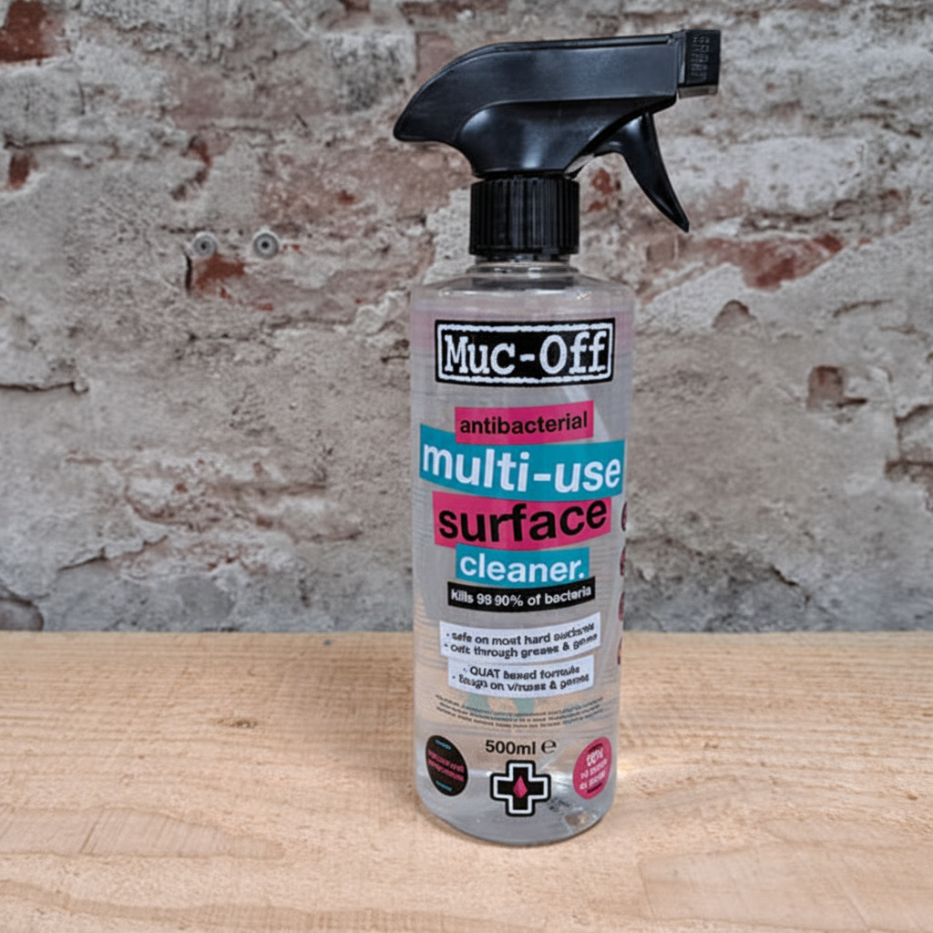 MUC-OFF Antibacterial Multi Use Surface Cleaner 500ml – reinigt en desinfecteert in één handeling hier in de winkel
