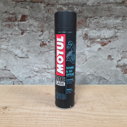 MOTUL MC Care E10 Shine & Go Spray - siliconen glans en beschermspray voor motor lak, kunststof en carbon