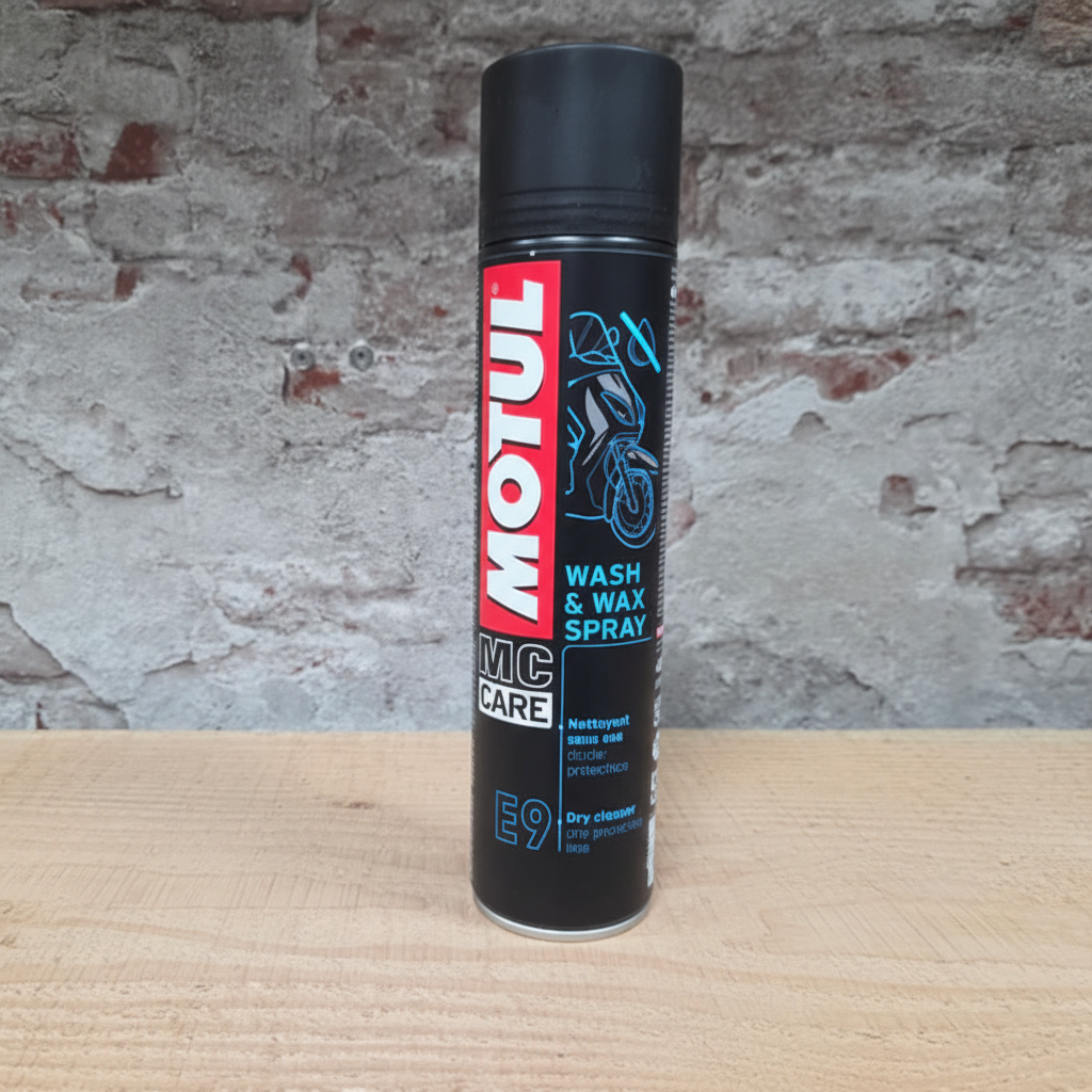 MOTUL MC Care E9 Wash & Wax Spray 400ml - droge reiniger en wax voor motor lak, kuipen en kunststof