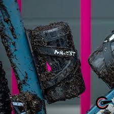 Muc-Off Tool Bottle waterdichte gereedschapsbidon - in een bidonhouder
