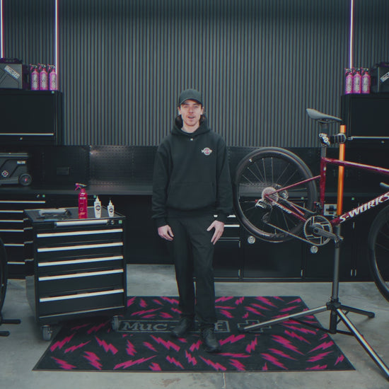 Muc-Off Dark Energy Ketting Wax demo video