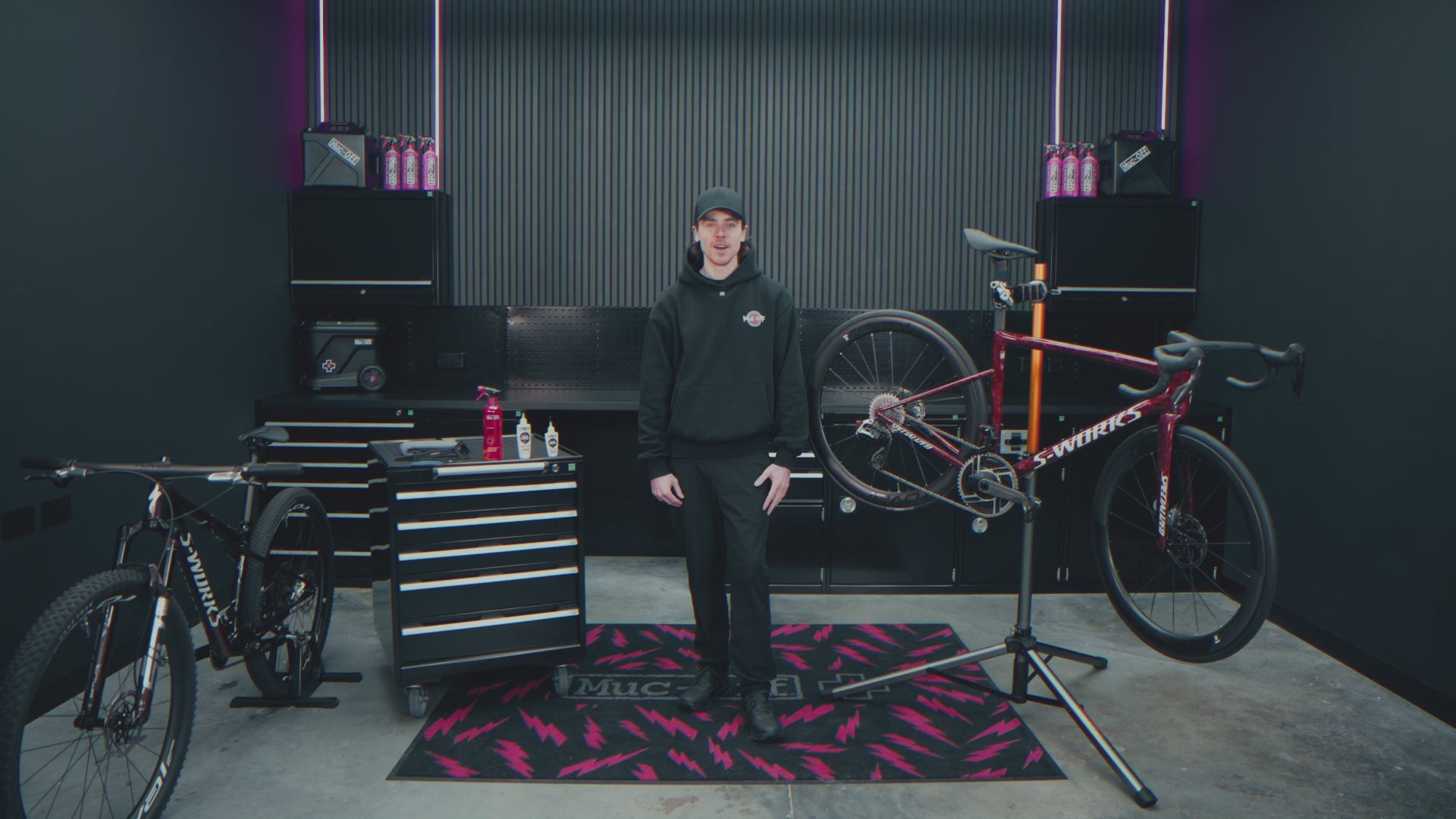 Muc-Off Dark Energy Ketting Wax demo video