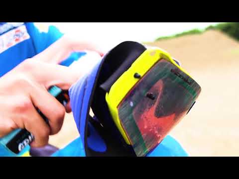 MOTOVERDE Grime Away vizier- en helmreiniger 75 ml sprayfles - demo video