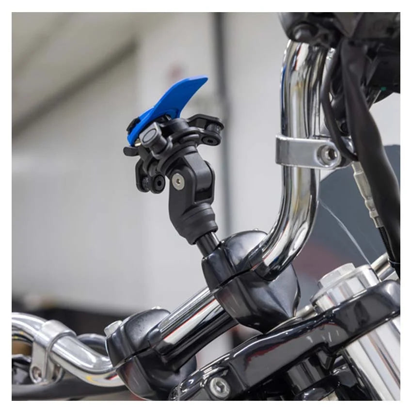 QUAD LOCK HANDLEBAR CLAMP MOUNT OP EEN STUUR MET VBATIEDEMPER